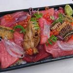 マグロと季節の海鮮チラシ