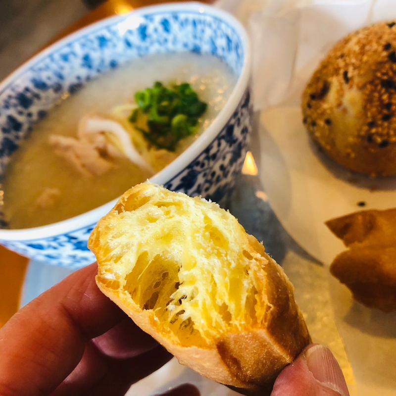 油条_花籠(香蔵小吃 kozo xiaochi(コーゾーシャオチー))