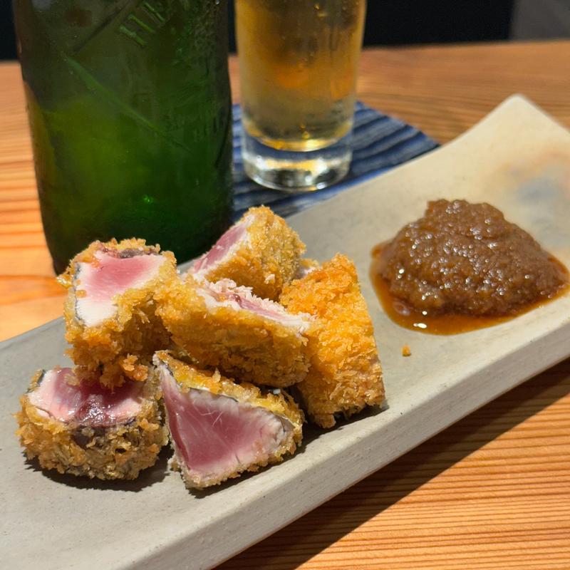 カツオのレアカツ 自家製ソースで(SAKEと肴 智くら)