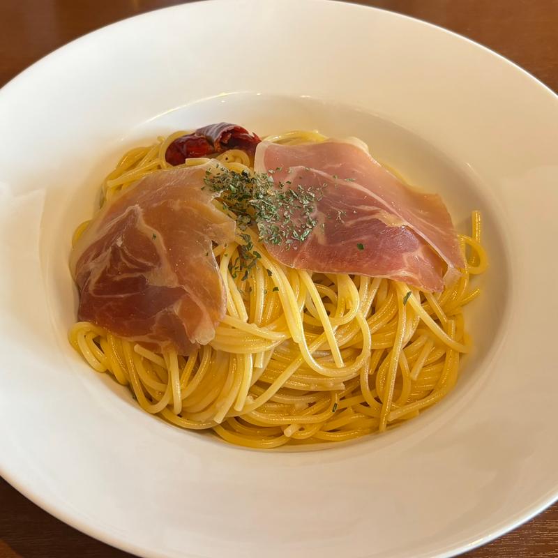 生ハムのぺぺロンチーノ(Pasta Bar MAKITA)