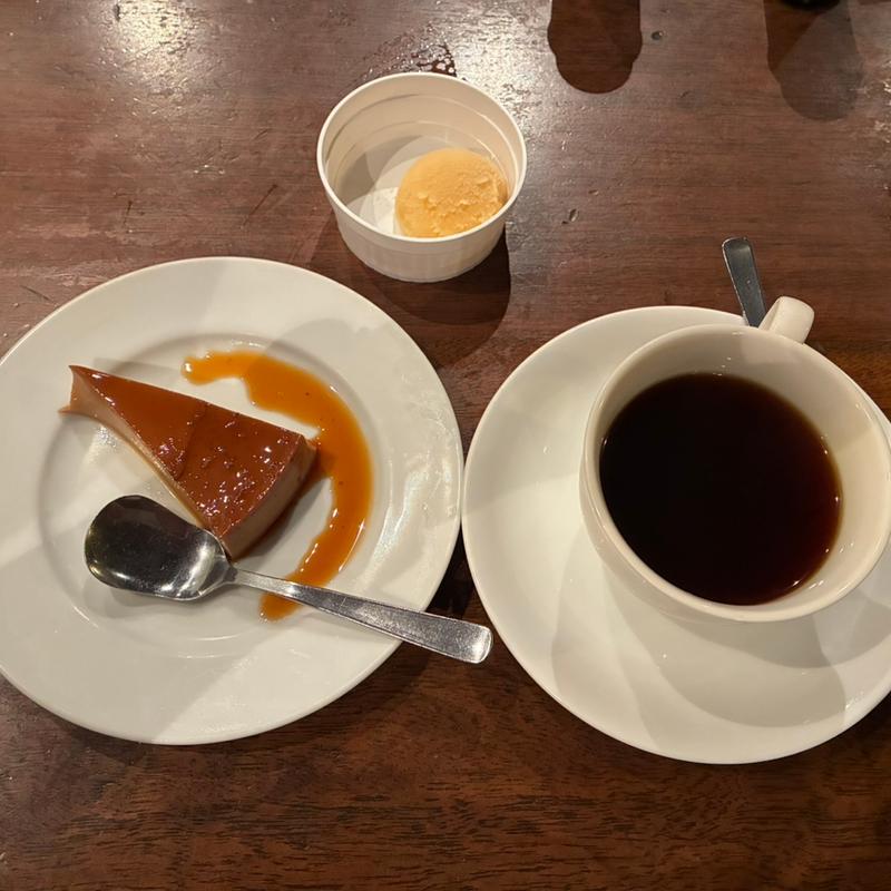 ランチのデザートとコーヒー(東レ社員クラブ)