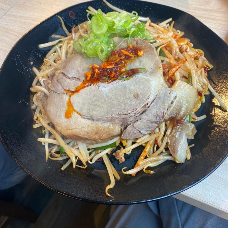 汁無し台湾らーめん 3辛(金まる餃子)