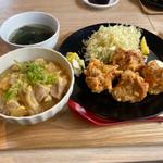 唐揚げ(4個)定食(ライス→親子丼、スープ)(金まる餃子)