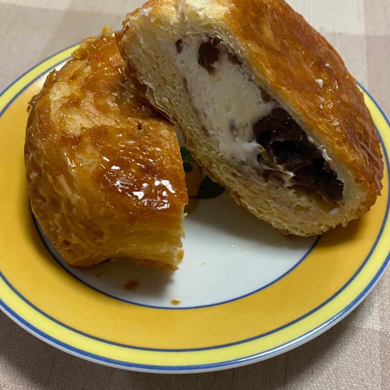 クイニーアマン 粒あん&ホイップ(カネスエ 津島愛宕店)