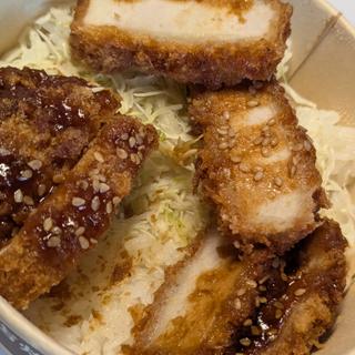 三元豚の厚切りロースカツ丼(ローソン 浦和店)
