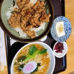 今週の定食焼肉丼半ラーメン(紅華)