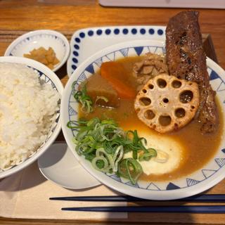 炙りスペアリブ の豚汁定食(ごちそうとん汁)