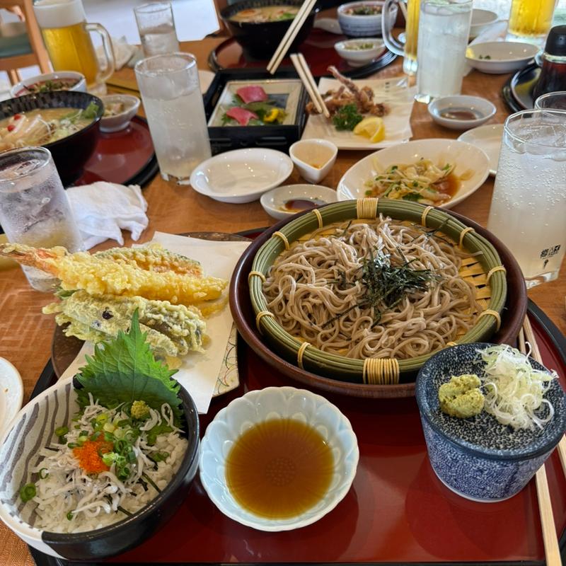 大海老天ざるそばとミニしらす丼(東武藤が丘カントリー倶楽部)