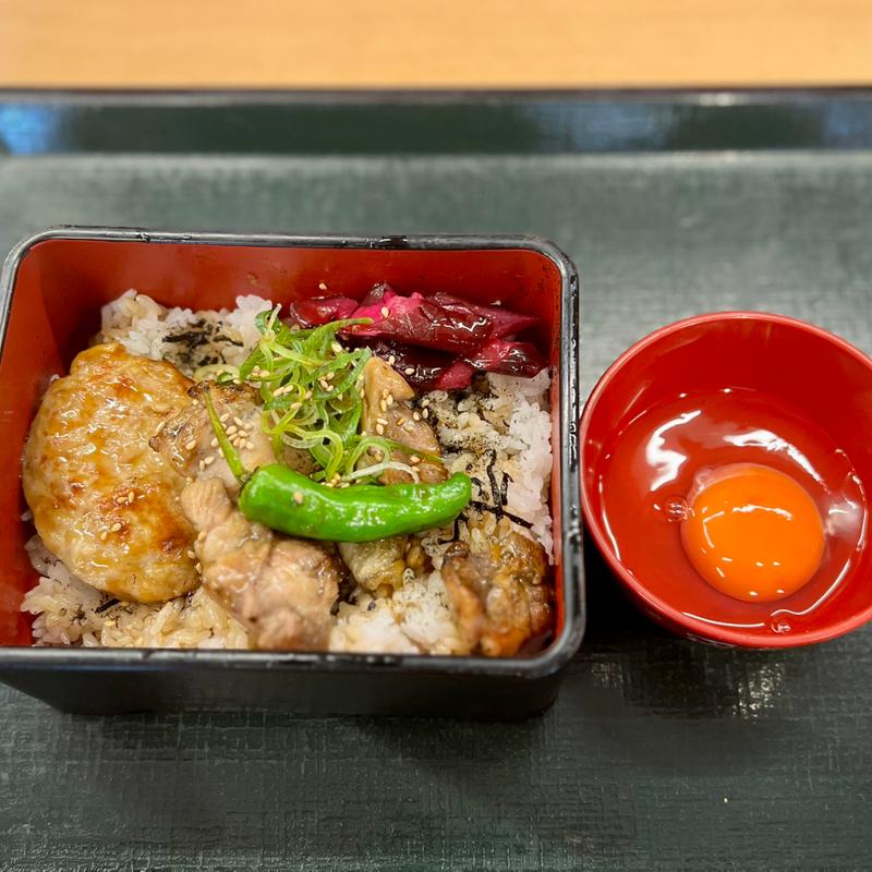 とろたま炭火焼き鶏重(なか卯 すすきの西店 )