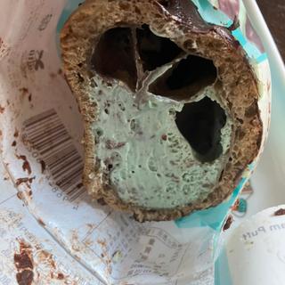 チョコミントシュークリーム(ファミリーマート堺中茶屋北店)
