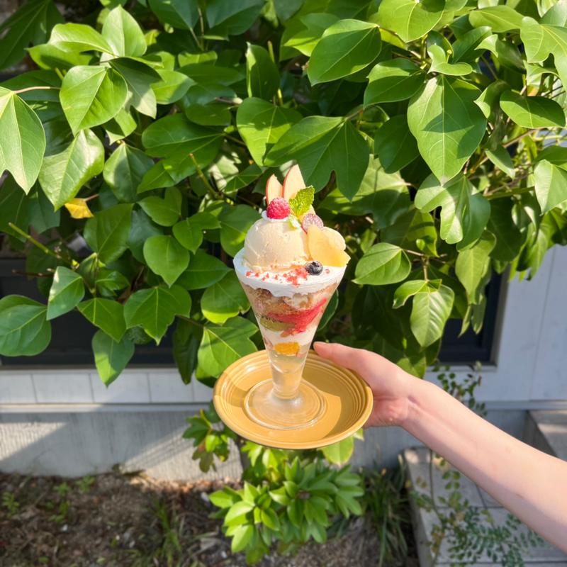 フルーツパフェ(Prugna+Cafe／プルンニャカフェ)