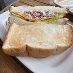 パストラミハムとポテトサンド
