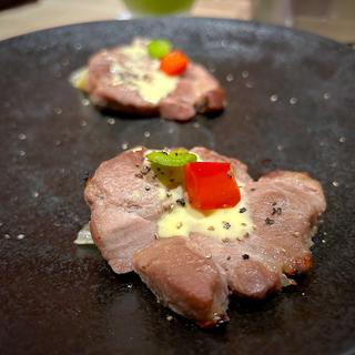 豚肩ロースの塩麹焼き カルボナーラソース