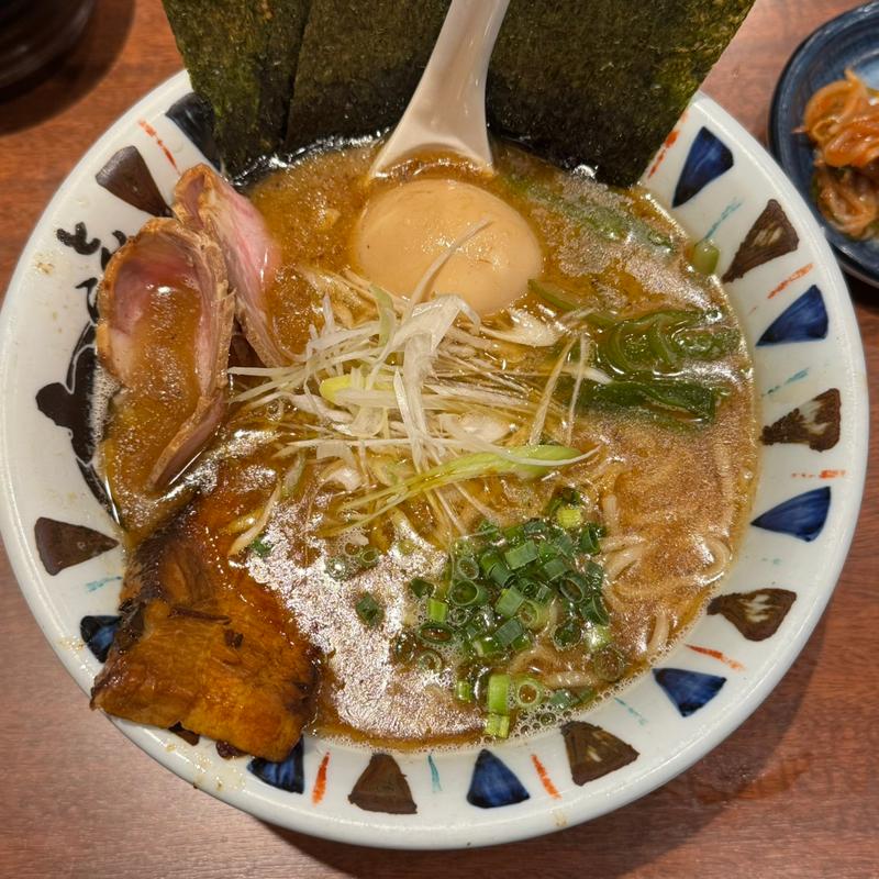 こくまろ全部のせラーメン(七志 大倉山店)