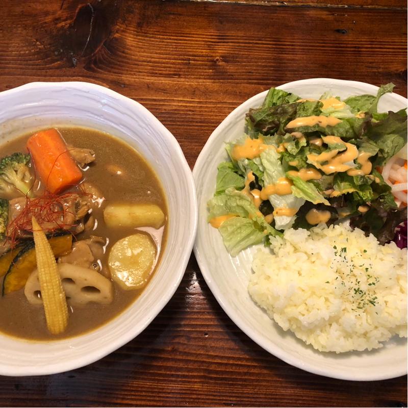 チキンと彩り野菜のスープカレー(CURRY HOUSE シナモンの木)
