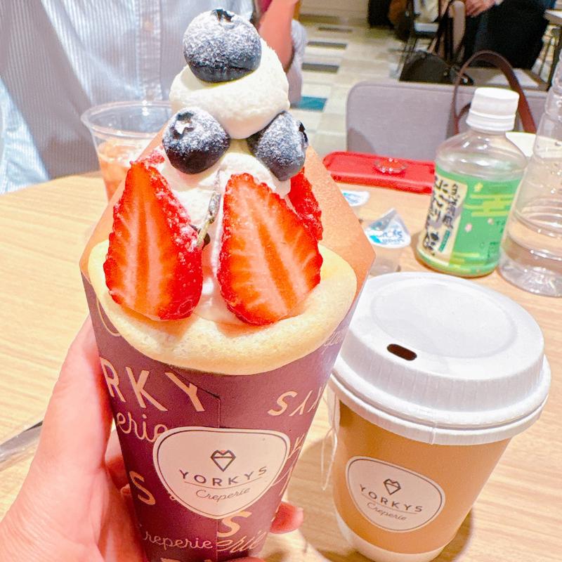 ストロベリー ブルーベリー 期間限定(ヨーキーズクレープリー)