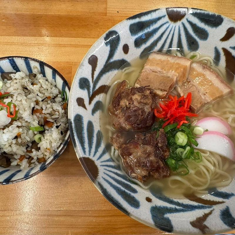 ソーキそば 三枚肉 ジューシー(沖縄料理 あちこーこー)