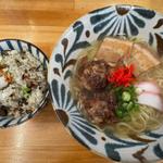 ソーキそば 三枚肉 ジューシー