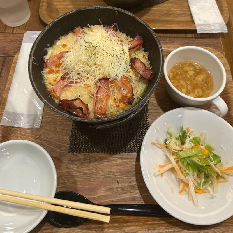 パルメザンのカルボナーラ風ドリア温玉添え(神戸元町ドリア ルミネ池袋店)