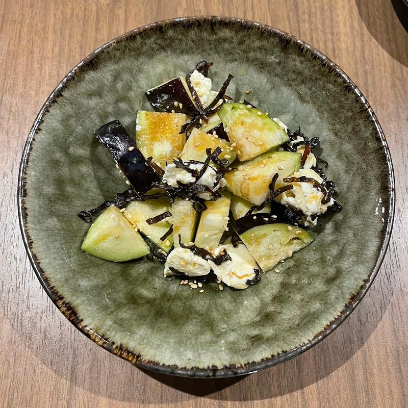 水茄子の塩昆布とチーズ和え(多幸屋3組)