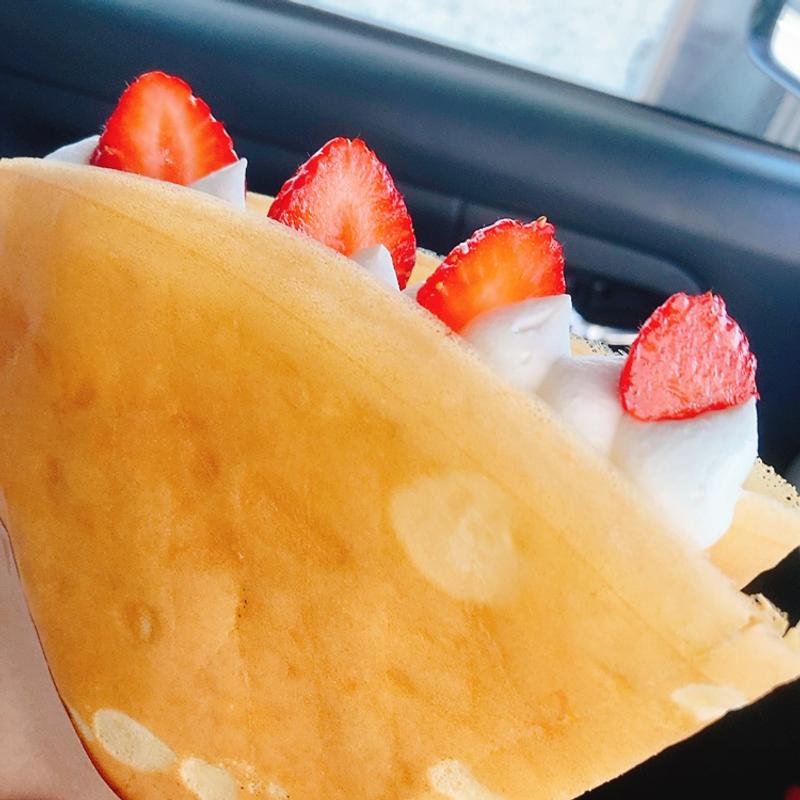 いちご生クリーム(chouchou crêpe – シュシュクレープ)