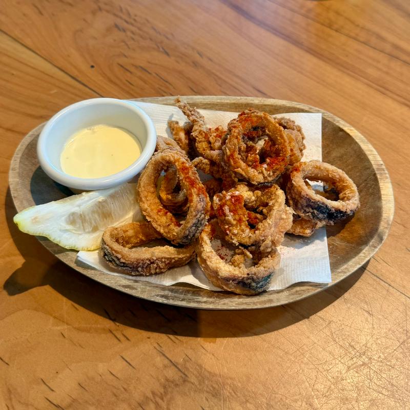 豊洲直送！スルメイカのセモリナフリット(La Coquina cerveceria)