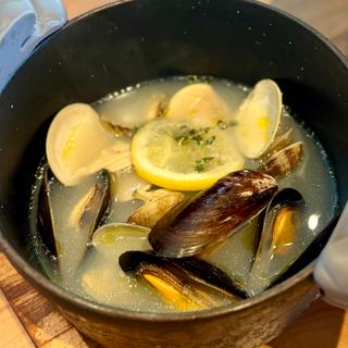 3種の貝の白ワイン蒸し