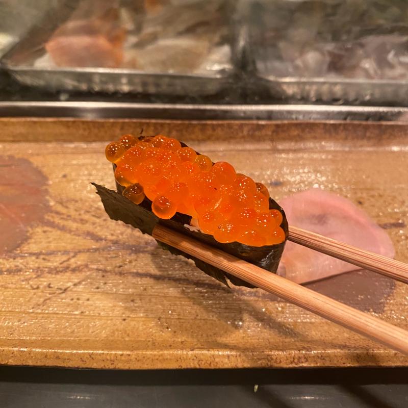 いくら軍艦巻(ヨロシク寿司 稲城店)