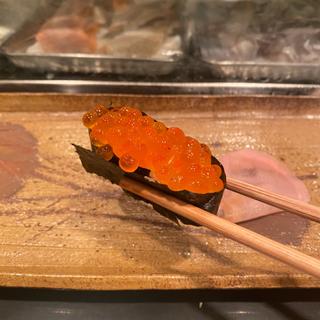 いくら軍艦巻(ヨロシク寿司 稲城店)