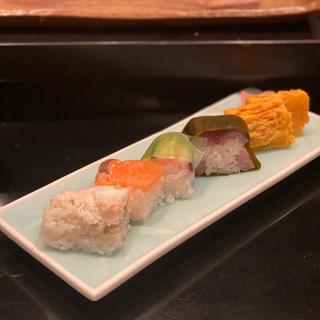 箱寿司(ヨロシク寿司 稲城店)