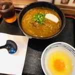 牛カレーうどん 生卵(手打ちうどん　こんぴら茶屋)