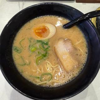 醤油豚骨ラーメン