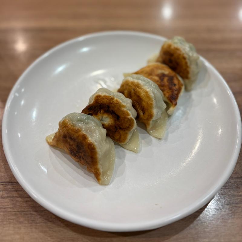 ジューシーな焼き餃子(5ヶ入り)(橘屋)