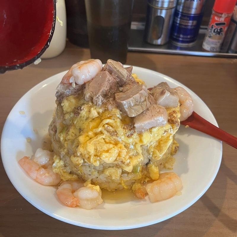 エビのせチャーシュー玉子炒飯 中(ラーメン処 よなかそば)