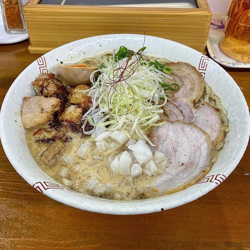 醤油ちゃーしゅー麺 大盛(2玉)(らーめん 弥七)