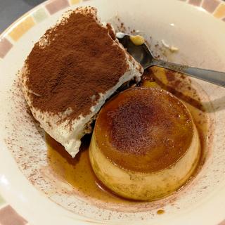プリンとティラミスの盛合せ(サイゼリヤ ミューザ川崎店)