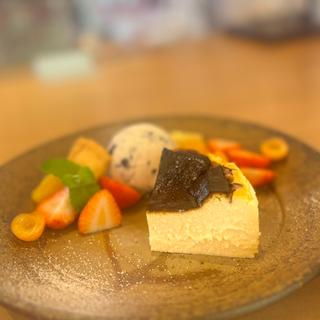 バスクチーズケーキ(カフェドミーミ（Café de mimi）)