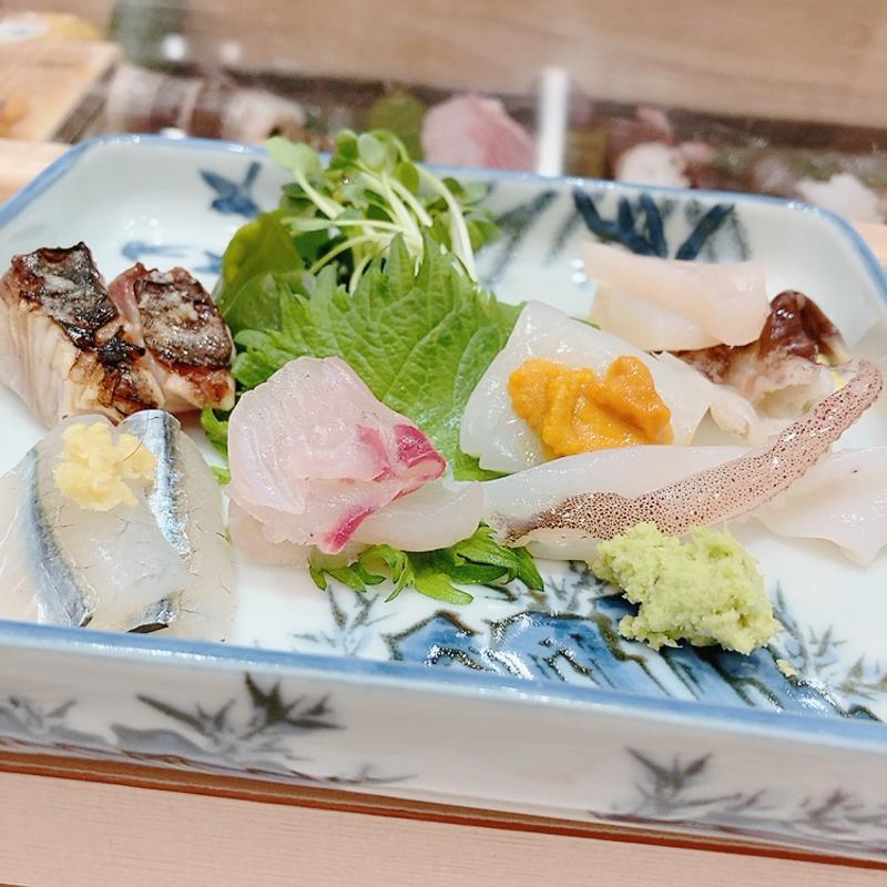 刺身の盛り合わせ（おまかせコース）(鮨 かた山)