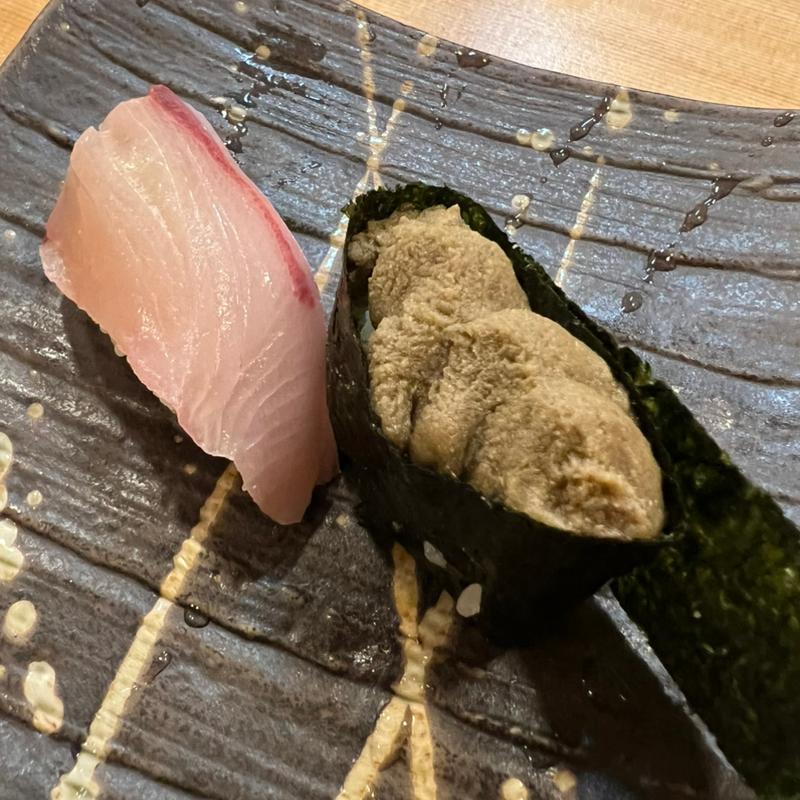 カニミソ軍艦＋ハマチの握り(や台ずし白子駅前町)