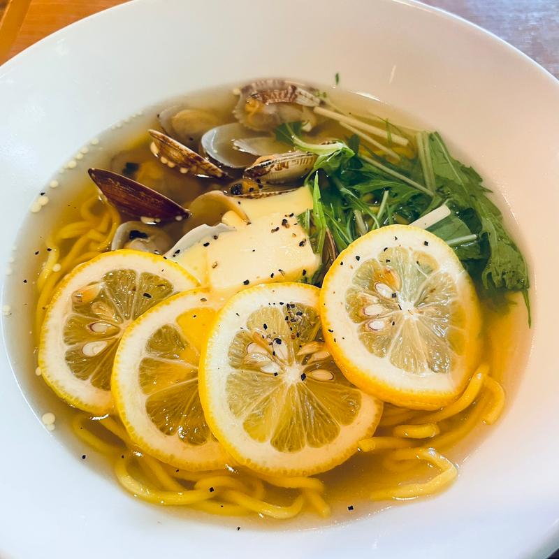 塩あさりレモンラーメン(お食事処 湯楽亭昭島店 （ゆらてい）)