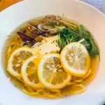 塩あさりレモンラーメン(お食事処 湯楽亭昭島店 （ゆらてい）)
