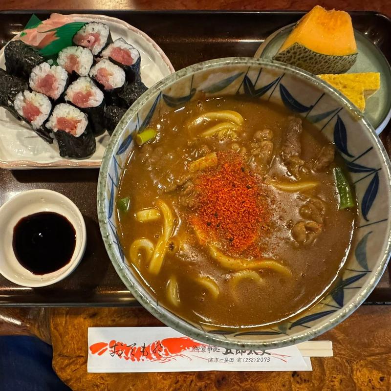 カレーうどん(鉄火巻セット)(五郎太夫 )