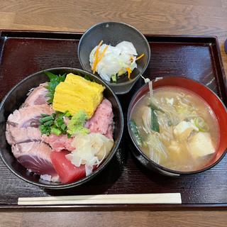 かつお・ねぎとろ丼(なお八)