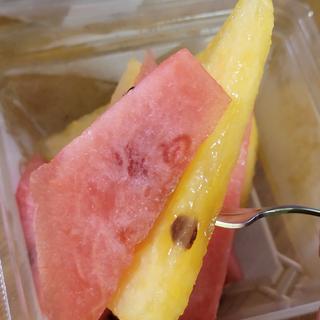 すいかハッピーカット中(2色ミックス)(ヤオコー 浦和中尾店)