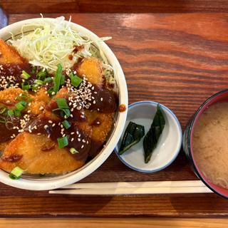 チキン味噌カツ丼
