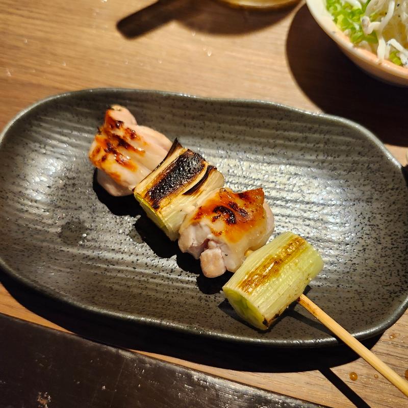 ネギマ(琉球炭火焼き鳥 串彦)