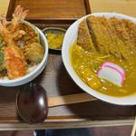 カツカレーうどんと大海老天丼