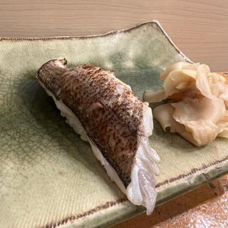 炙りのカマスの握り(千成寿司本店)