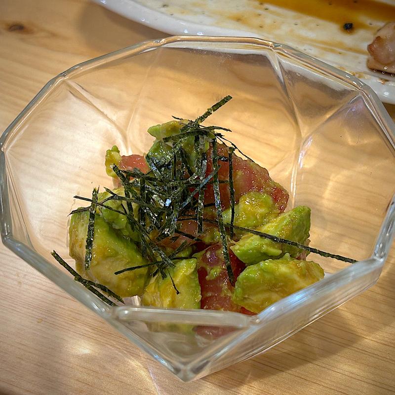 まぐろアボカド わさびあえ(よつば食堂)