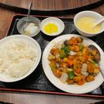鶏肉黒胡椒炒め定食